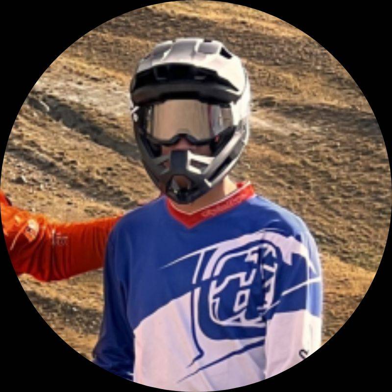 اشکان میرزائی