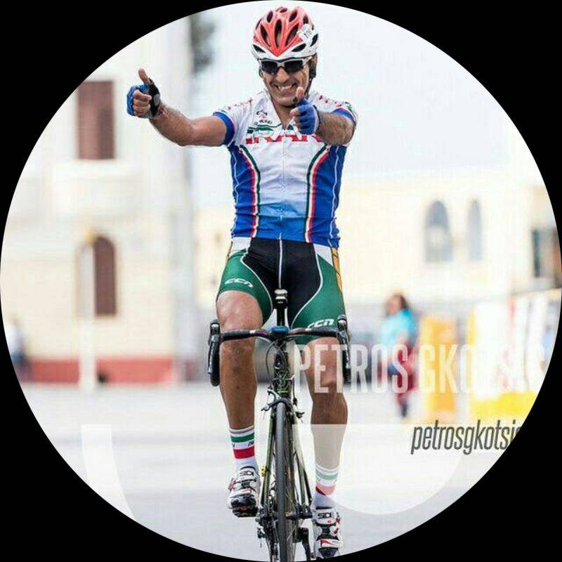 امید اسفندیاری