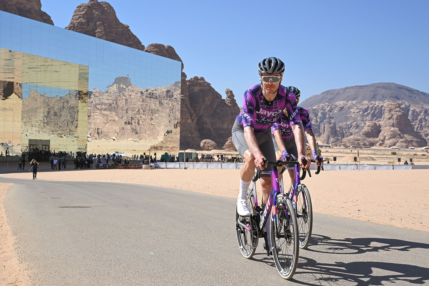 آلن هترلی، قهرمان دوچرخه‌سواری کوهستان، برای دومین فصل حضور در مسابقات جاده‌ای WorldTour آماده می‌شود: "به پیشرفتم افتخار می‌کنم."