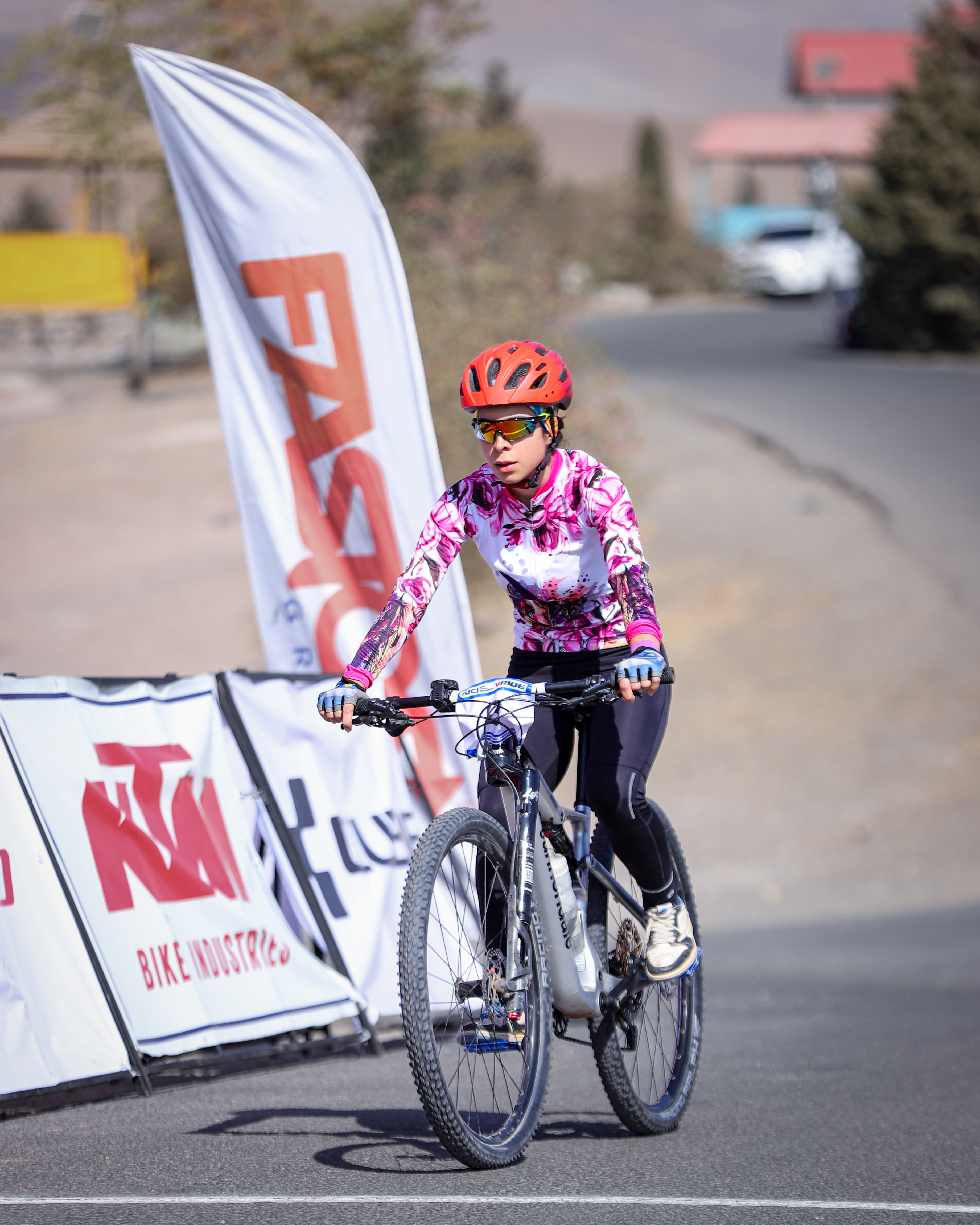 جام آزاد وی راید بانوان