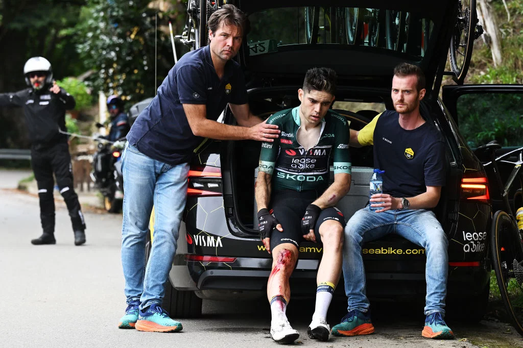 Wout Van Aert فصل 2024 را پس از مصدومیت شدید زانو در Vuelta a España به پایان می رساند.